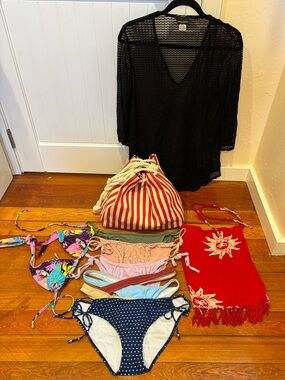 Size M Mixed Bikini Set with swimsuit coverups and tote bag